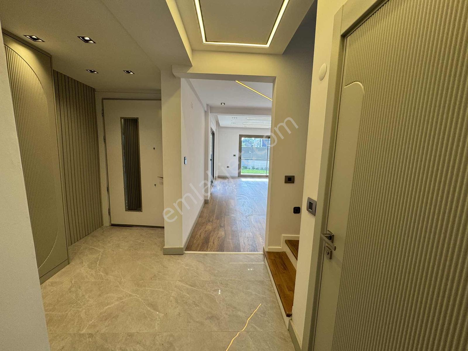 Menderes Coldwell Banker Poyraz'dan Tam Müstakil Havuzlu 5+1 — fotoğraf 22