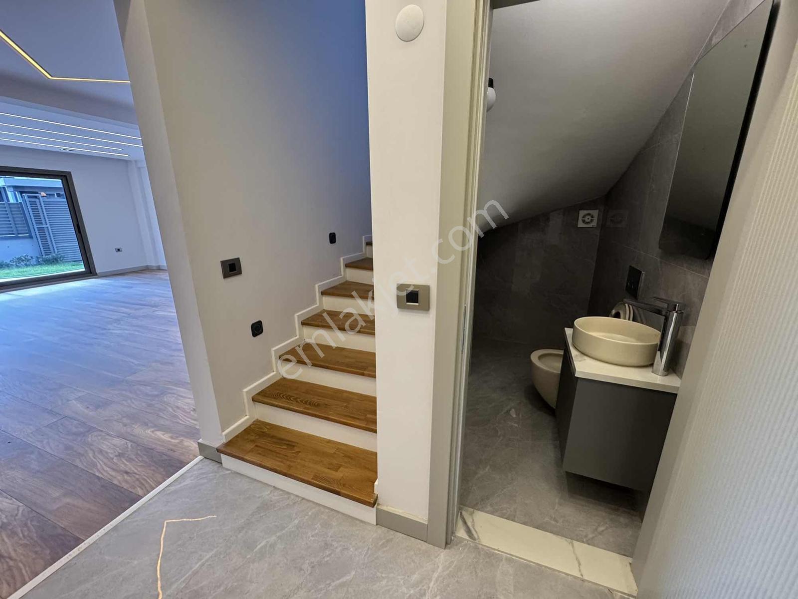 Menderes Coldwell Banker Poyraz'dan Tam Müstakil Havuzlu 5+1 — fotoğraf 23