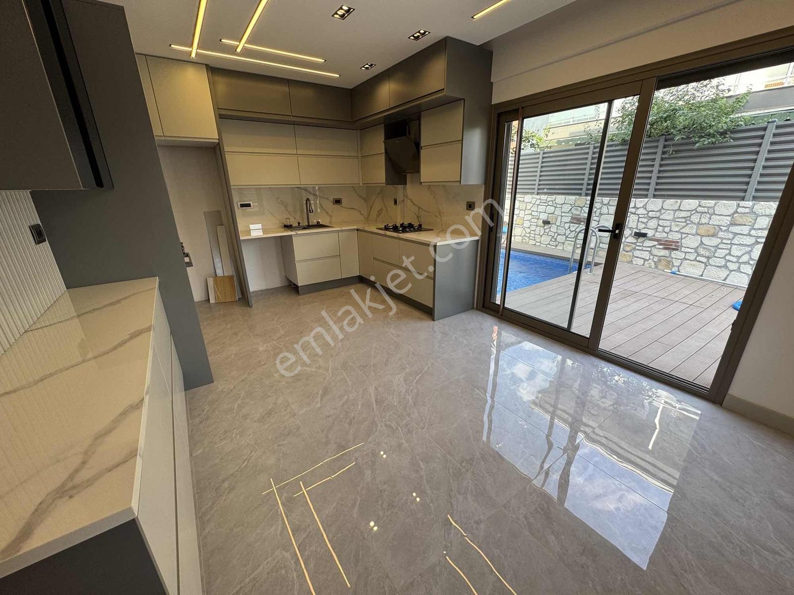 Menderes Coldwell Banker Poyraz'dan Tam Müstakil Havuzlu 5+1 — fotoğraf 28