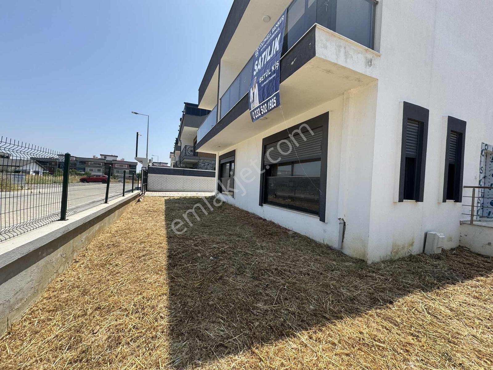 Menderes Coldwell Banker Poyraz'Dan Geniş Bahçeli Villa