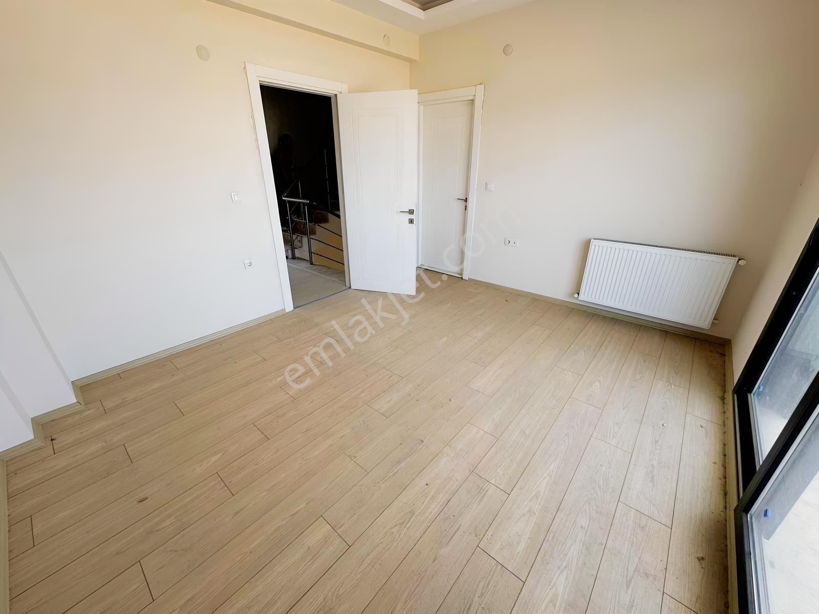 Menderes Coldwell Banker Poyraz'dan Geniş Bahçeli Villa — fotoğraf 6