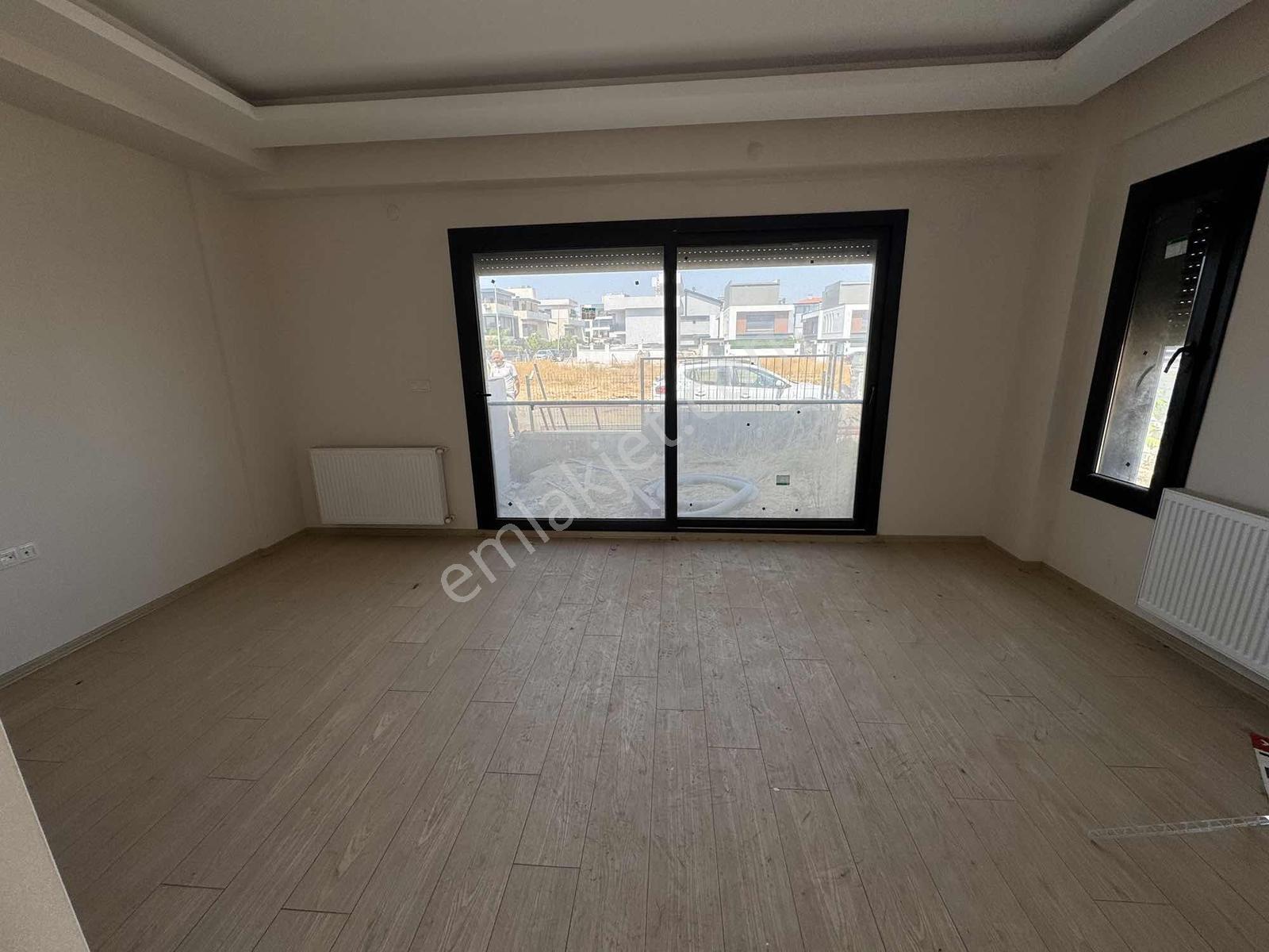 Menderes Coldwell Banker Poyraz'dan Geniş Bahçeli Villa — fotoğraf 12