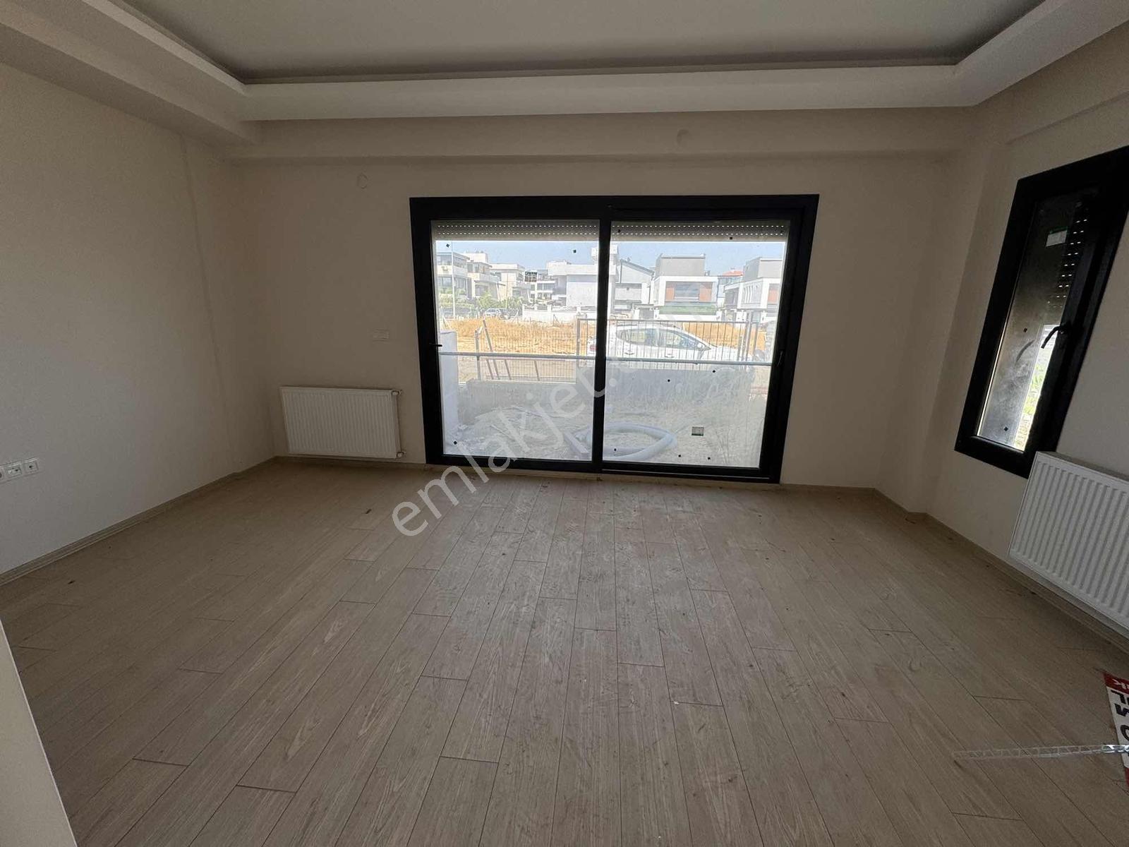 Menderes Coldwell Banker Poyraz'dan Geniş Bahçeli Villa — fotoğraf 13