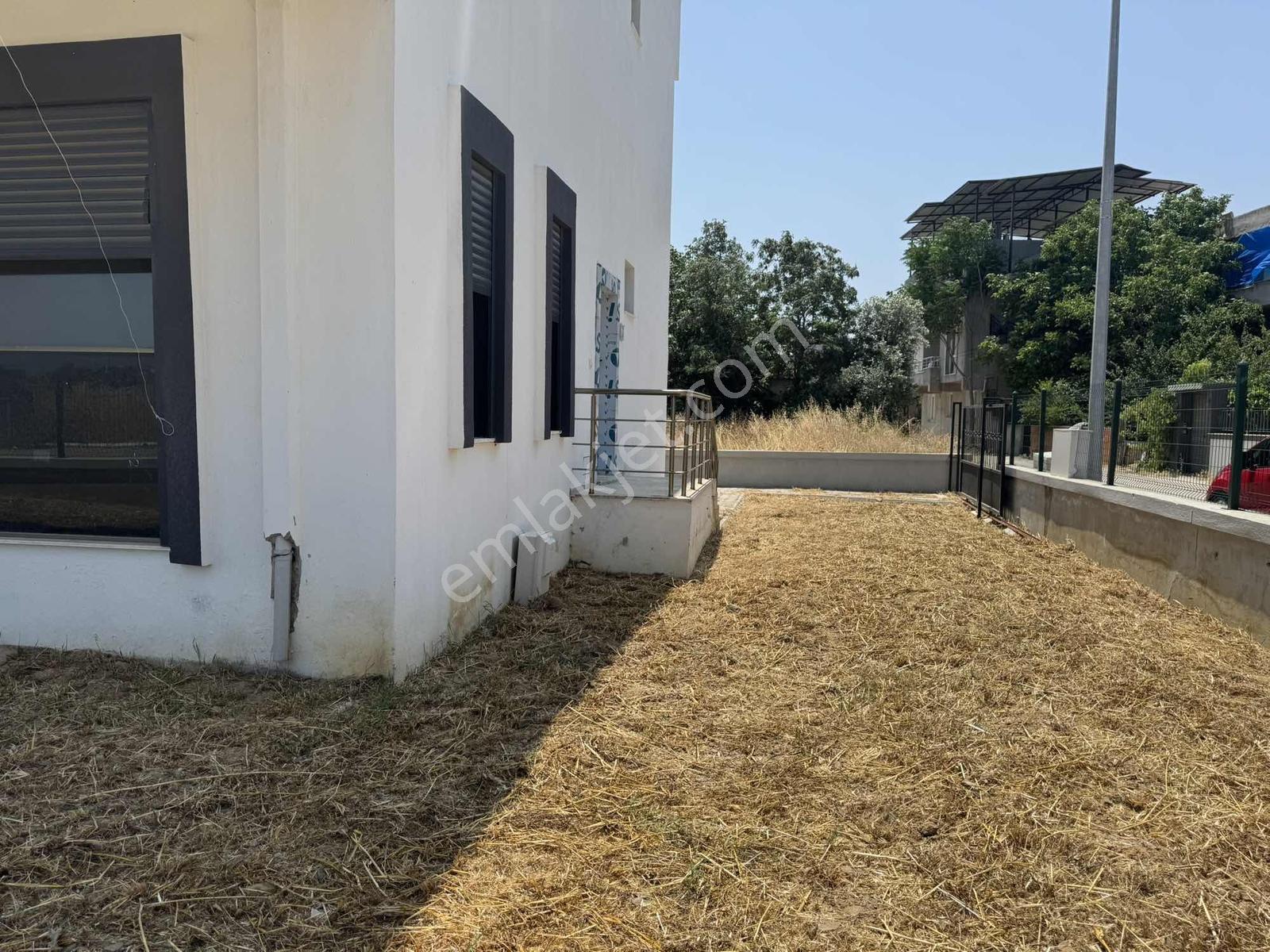 Menderes Coldwell Banker Poyraz'dan Geniş Bahçeli Villa — fotoğraf 21