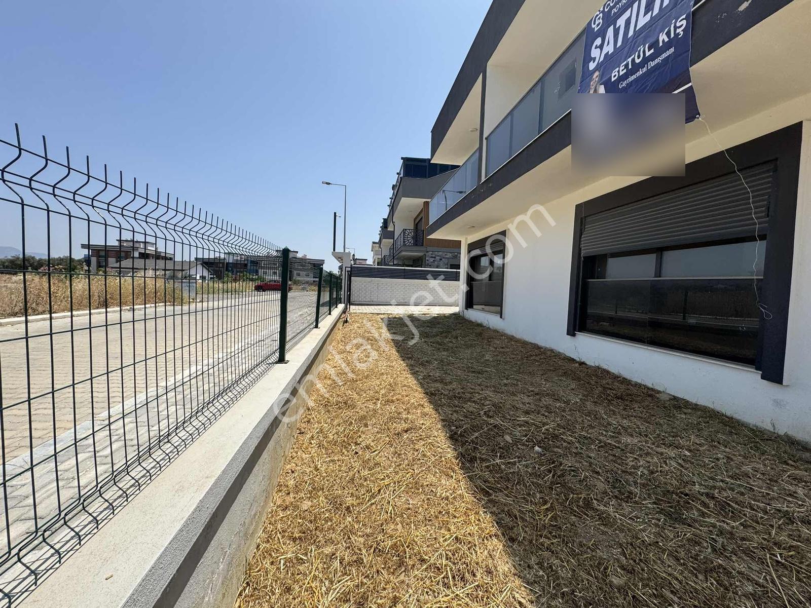 Menderes Coldwell Banker Poyraz'dan Geniş Bahçeli Villa — fotoğraf 25