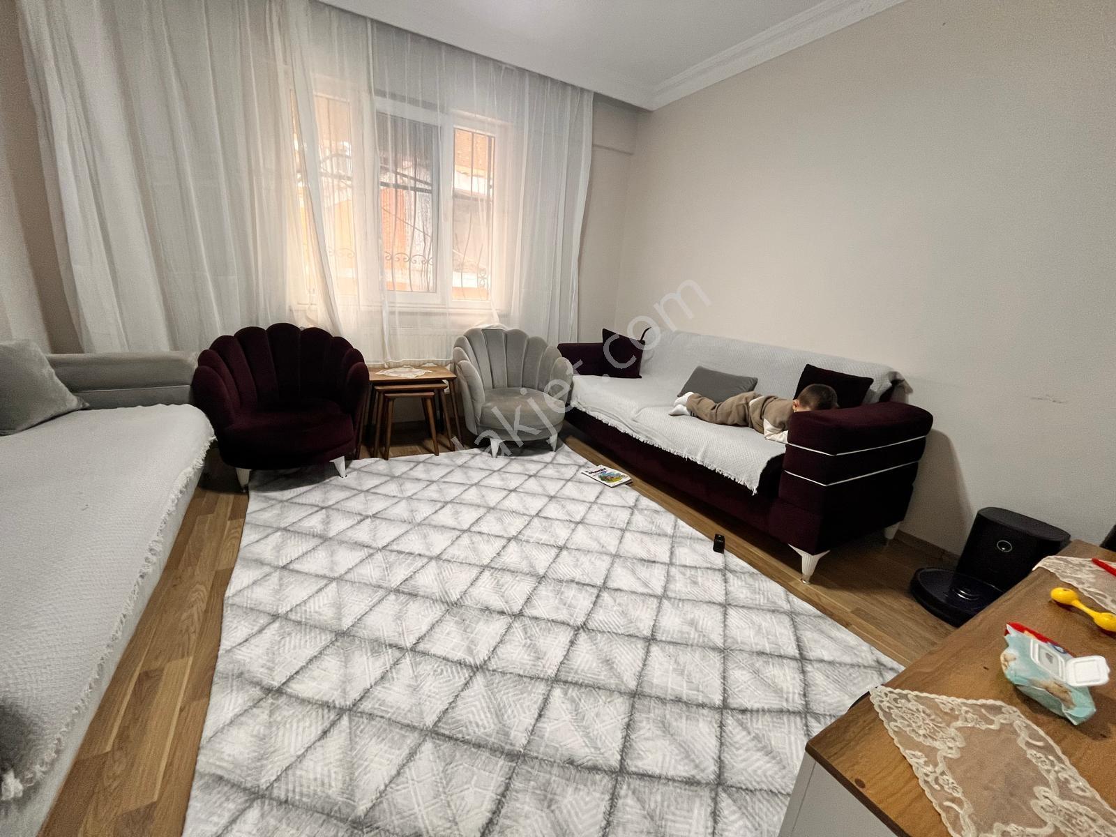 Halkalı Gümrük Yolu Yakını 1+1 65M2 Geniş Mutfaklı Daire