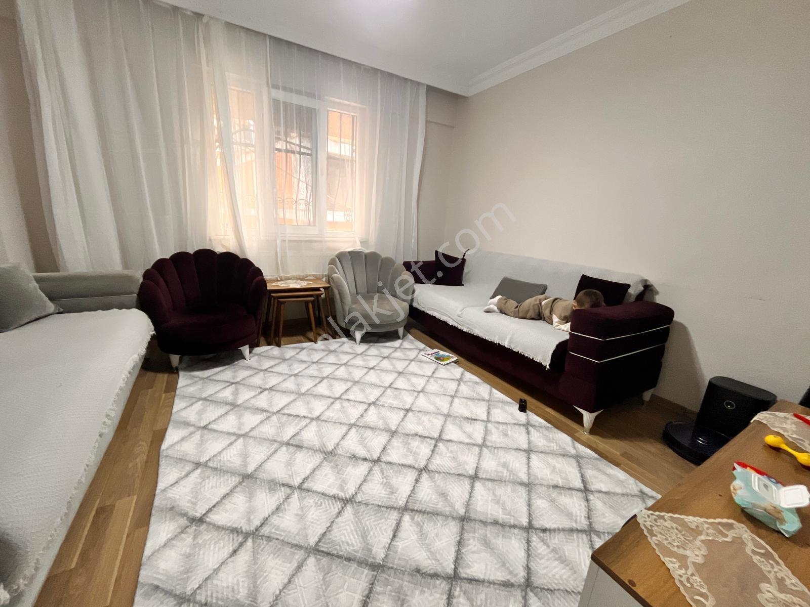 Halkalı Gümrük Yolu Yakını 1+1 65m2 Geniş Mutfaklı Daire — fotoğraf 2