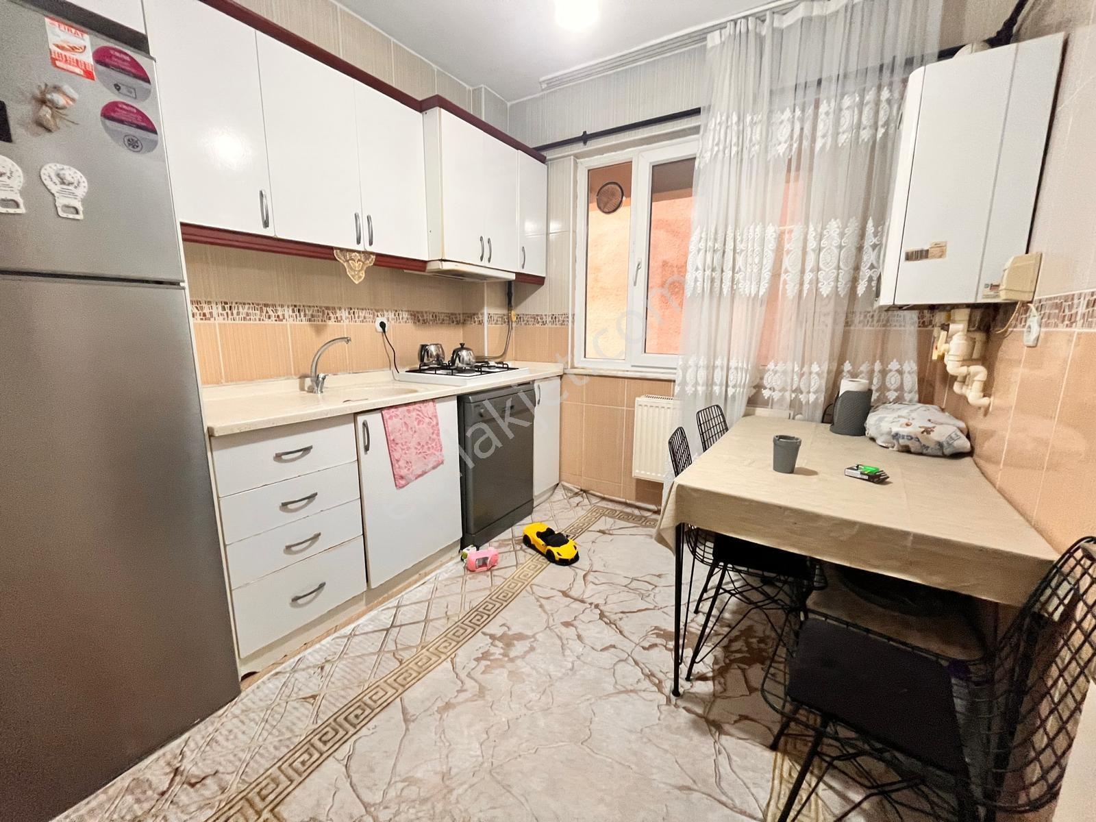 Halkalı Gümrük Yolu Yakını 1+1 65m2 Geniş Mutfaklı Daire — fotoğraf 10
