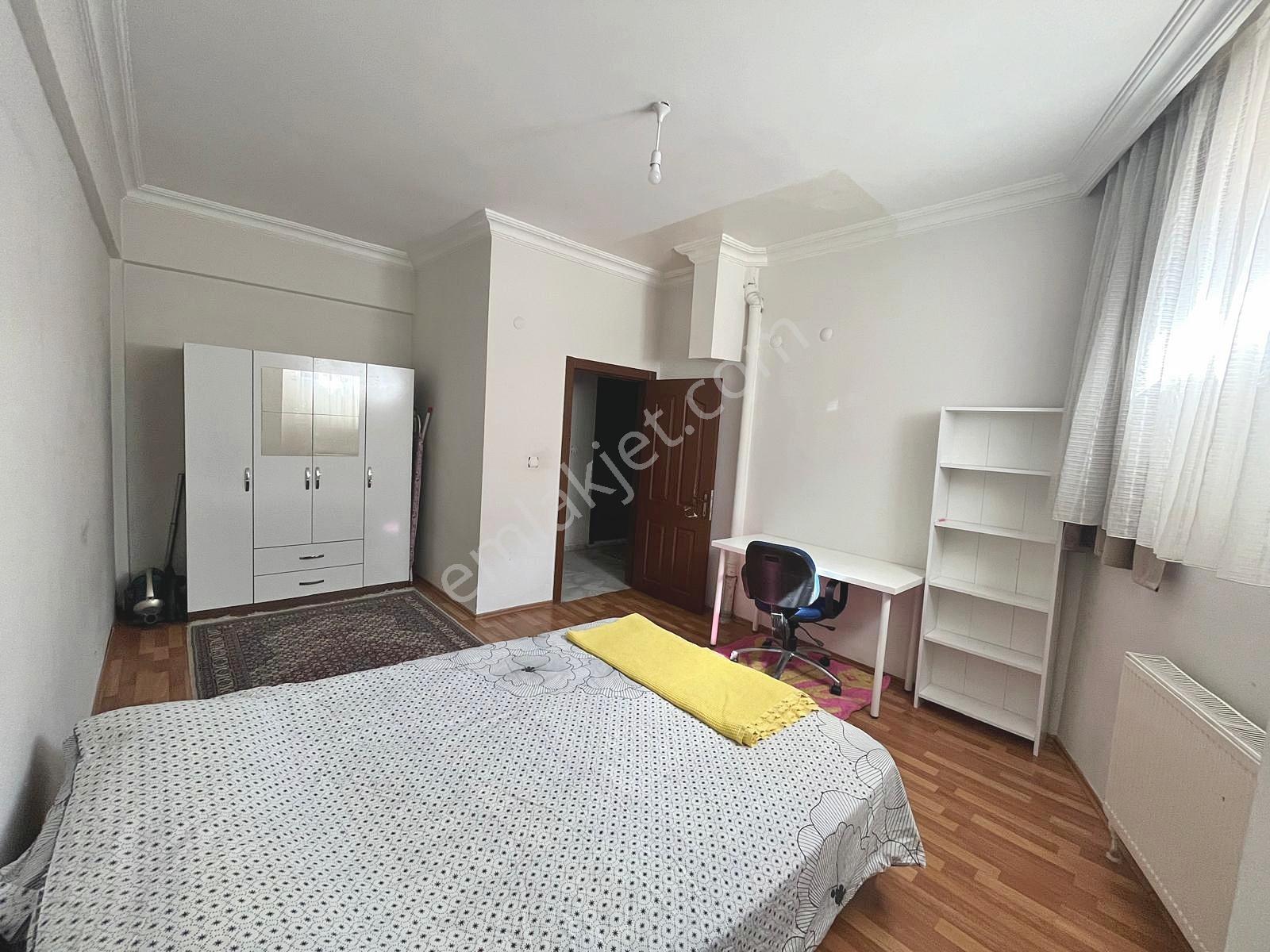 Demirlibahçe Tren Karşısında Eşyalı Kiracılı 2+1 Satılık Daire — fotoğraf 9