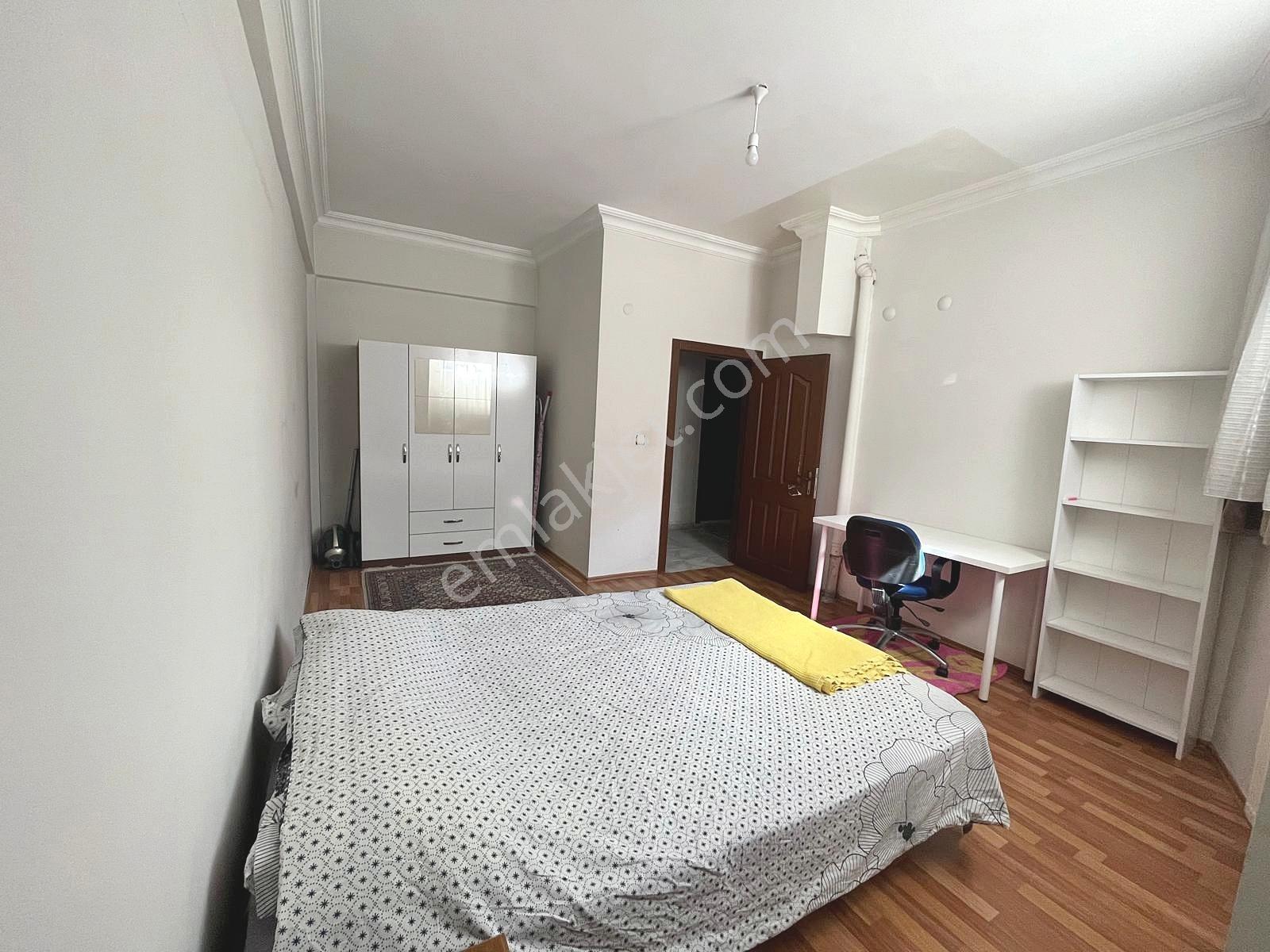 Demirlibahçe Tren Karşısında Eşyalı Kiracılı 2+1 Satılık Daire — fotoğraf 12