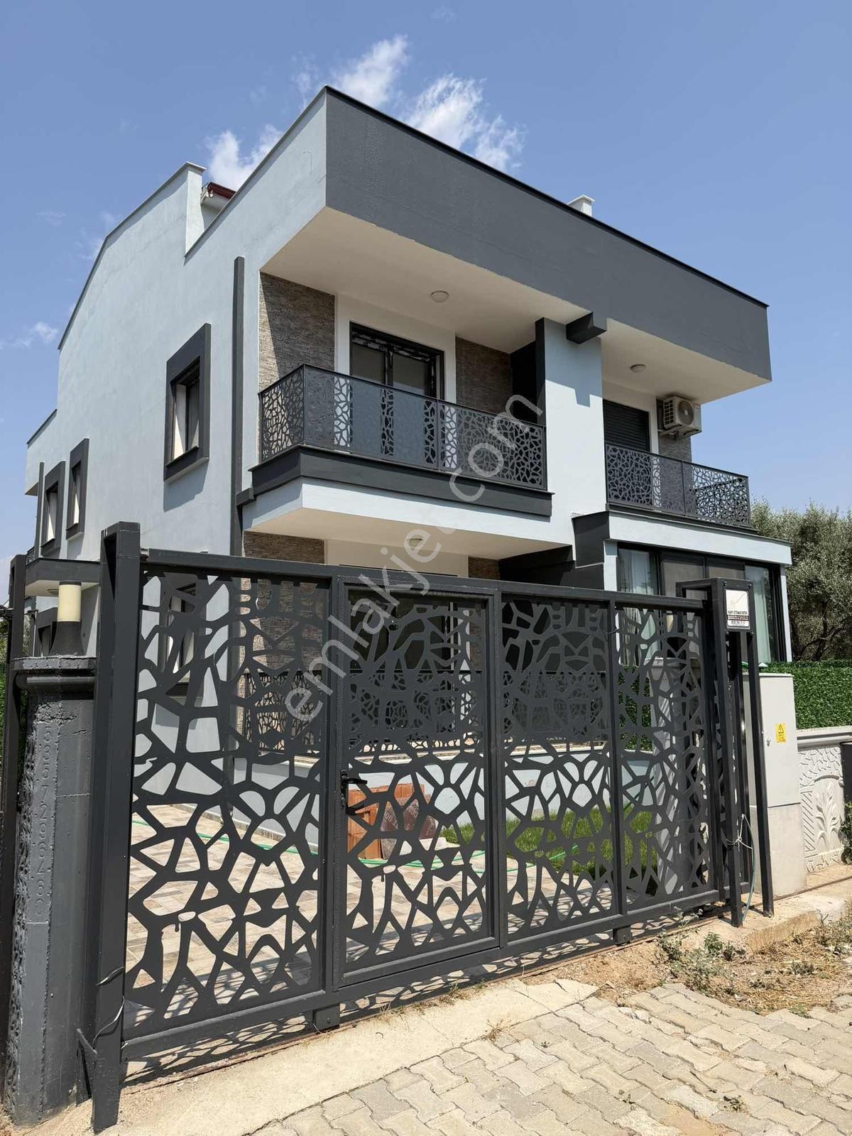Menderes Coldwell Banker Poyraz'dan 4+1 Müstakil Villa — fotoğraf 2