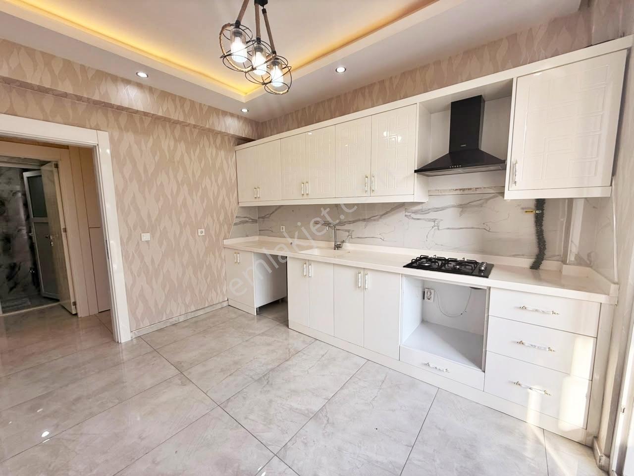 Karacaahmet'te Merkz Konum Arakat Yerden Isıtma Bakımlı Geniş2+1 — fotoğraf 20
