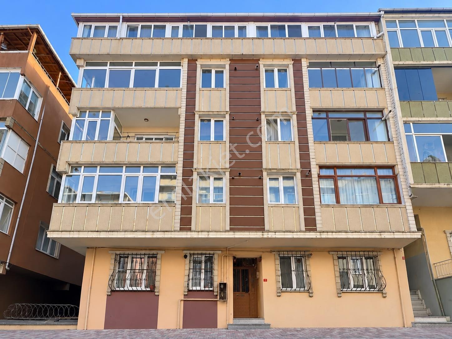 Sultangazi Gazi Mahallesi'Nde Satılık 2+1 Daire | 72 M² |