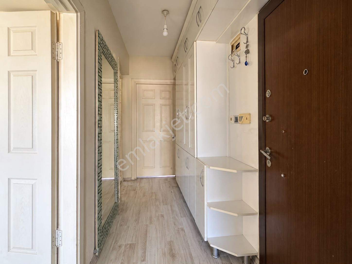 Sultangazi Gazi Mahallesi'nde Satılık 2+1 Daire | 72 M² | — fotoğraf 3