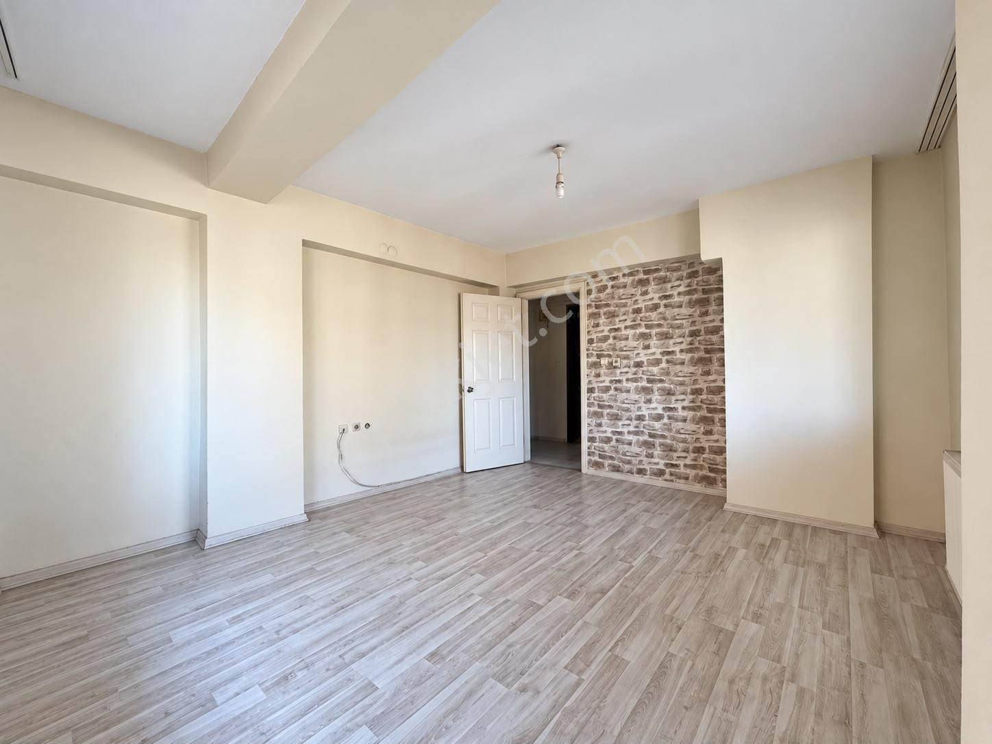Sultangazi Gazi Mahallesi'nde Satılık 2+1 Daire | 72 M² | — fotoğraf 4
