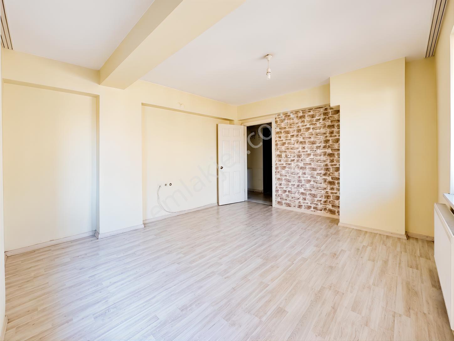 Sultangazi Gazi Mahallesi'nde Satılık 2+1 Daire | 72 M² | — fotoğraf 5