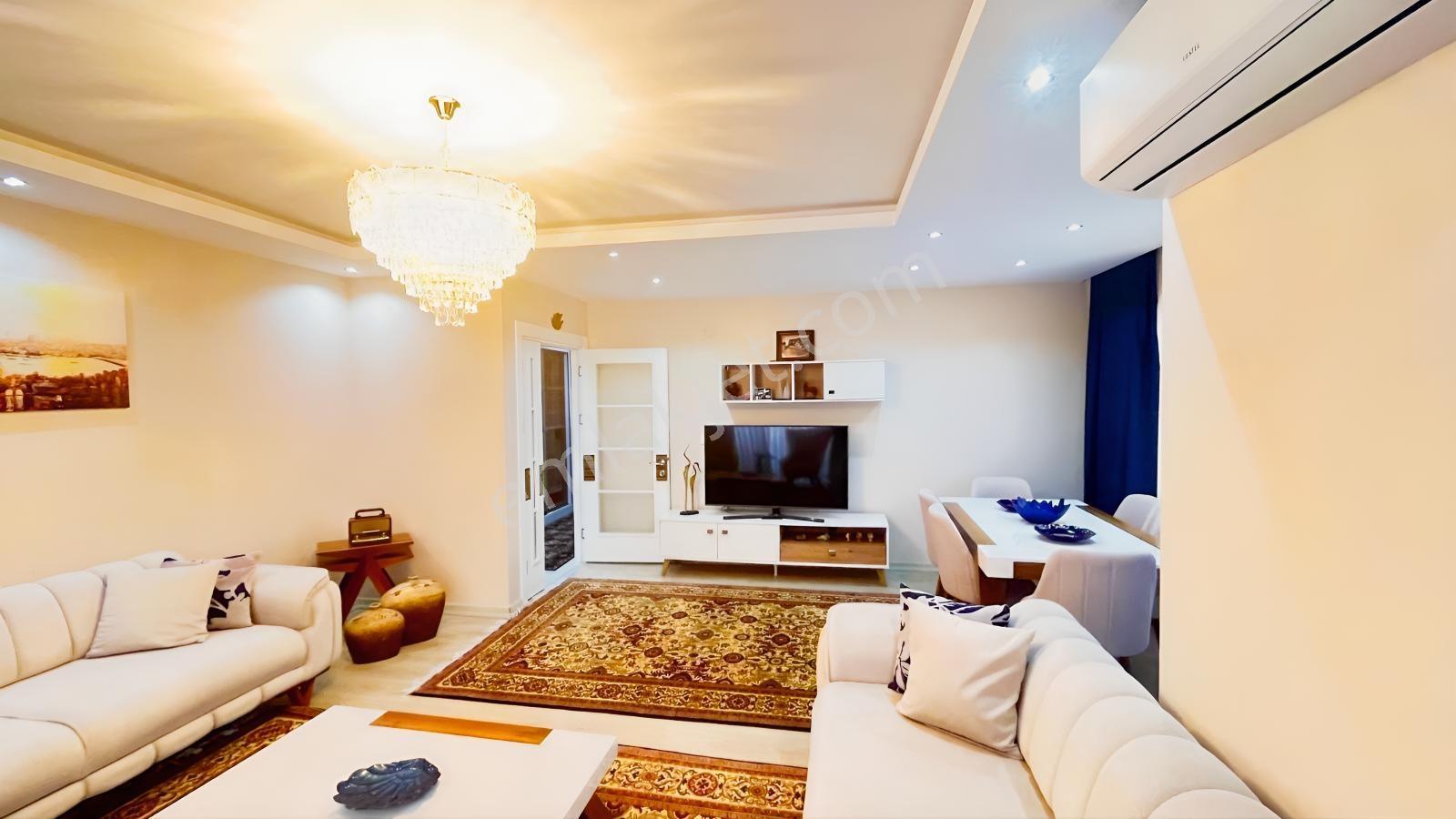 Beylikdüzü Gürpınarda 5+2 Dubleks Büyük Teraslı نزديك بازار