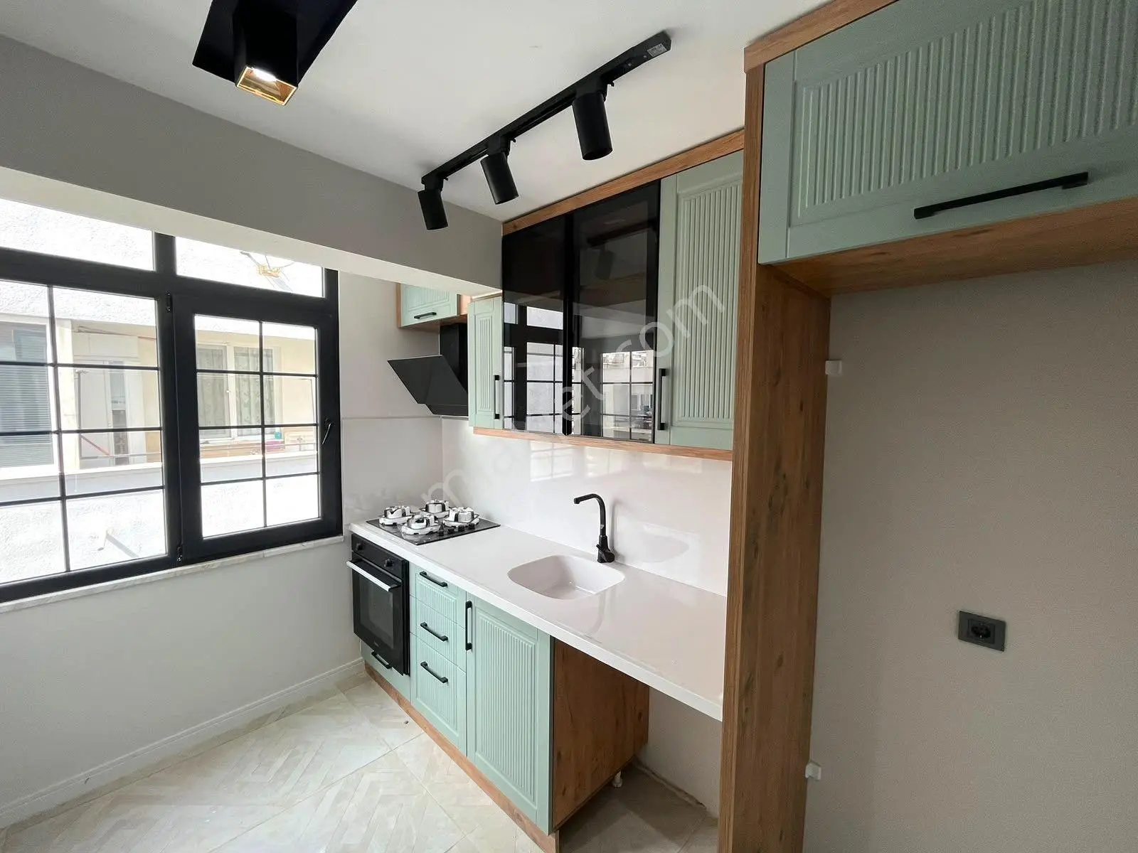 Yükselden Akçay Merkezde Denize 100 Mt Ön Cephe Ara Kat 2+1 — fotoğraf 2
