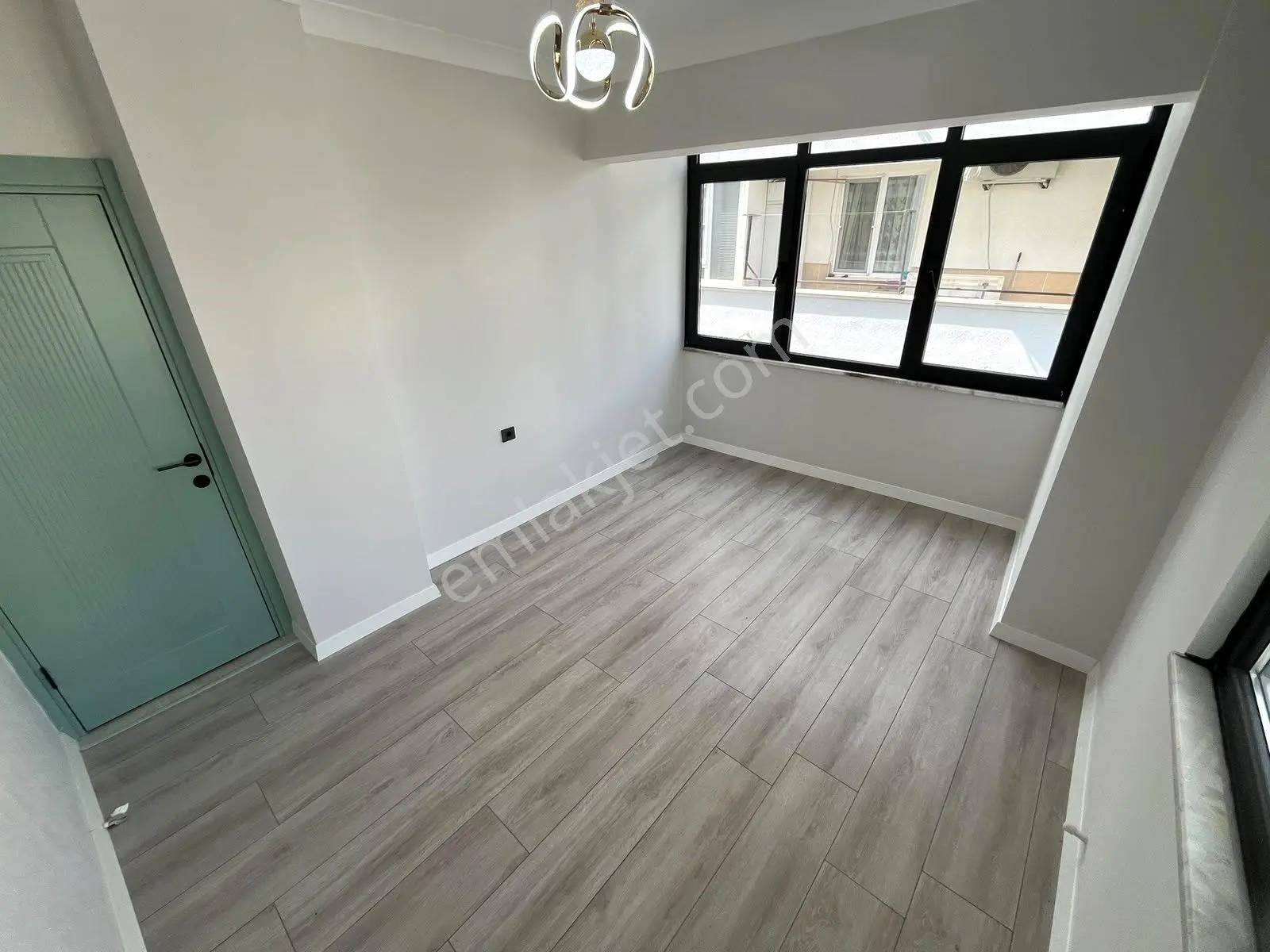 Yükselden Akçay Merkezde Denize 100 Mt Ön Cephe Ara Kat 2+1 — fotoğraf 7
