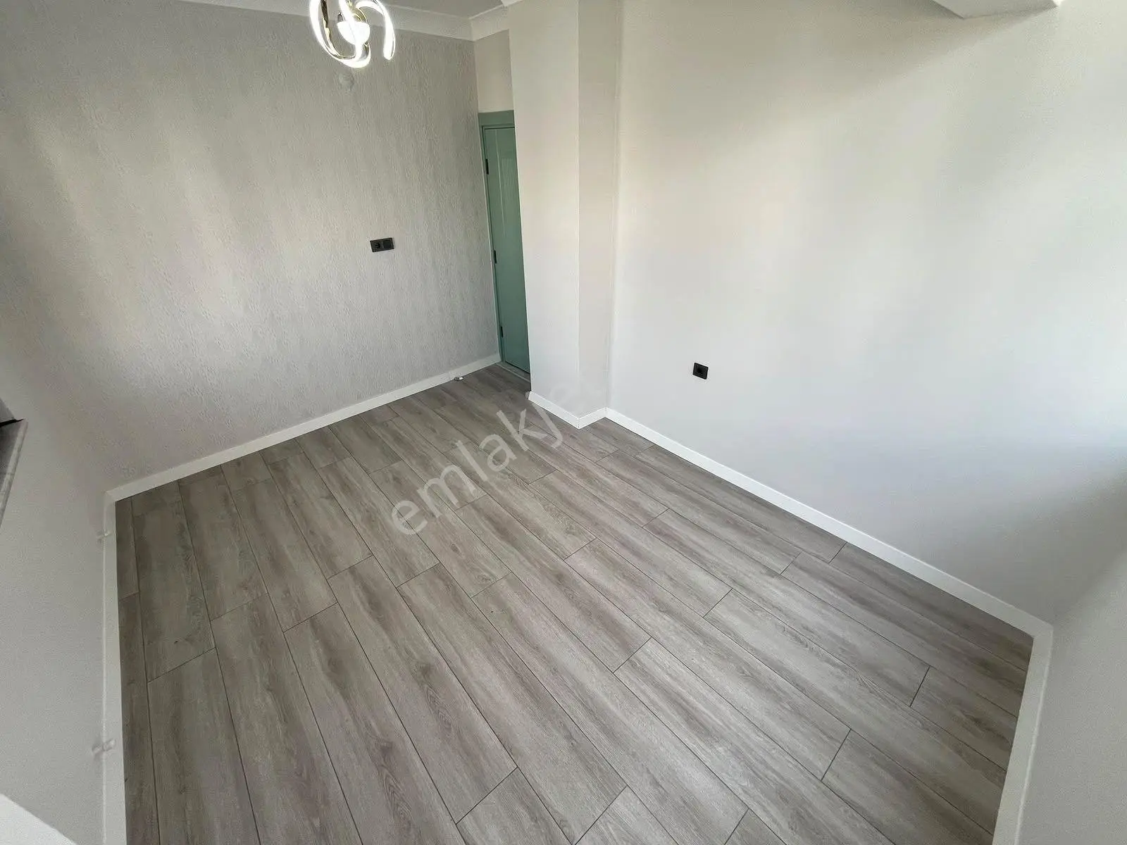 Yükselden Akçay Merkezde Denize 100 Mt Ön Cephe Ara Kat 2+1 — fotoğraf 9