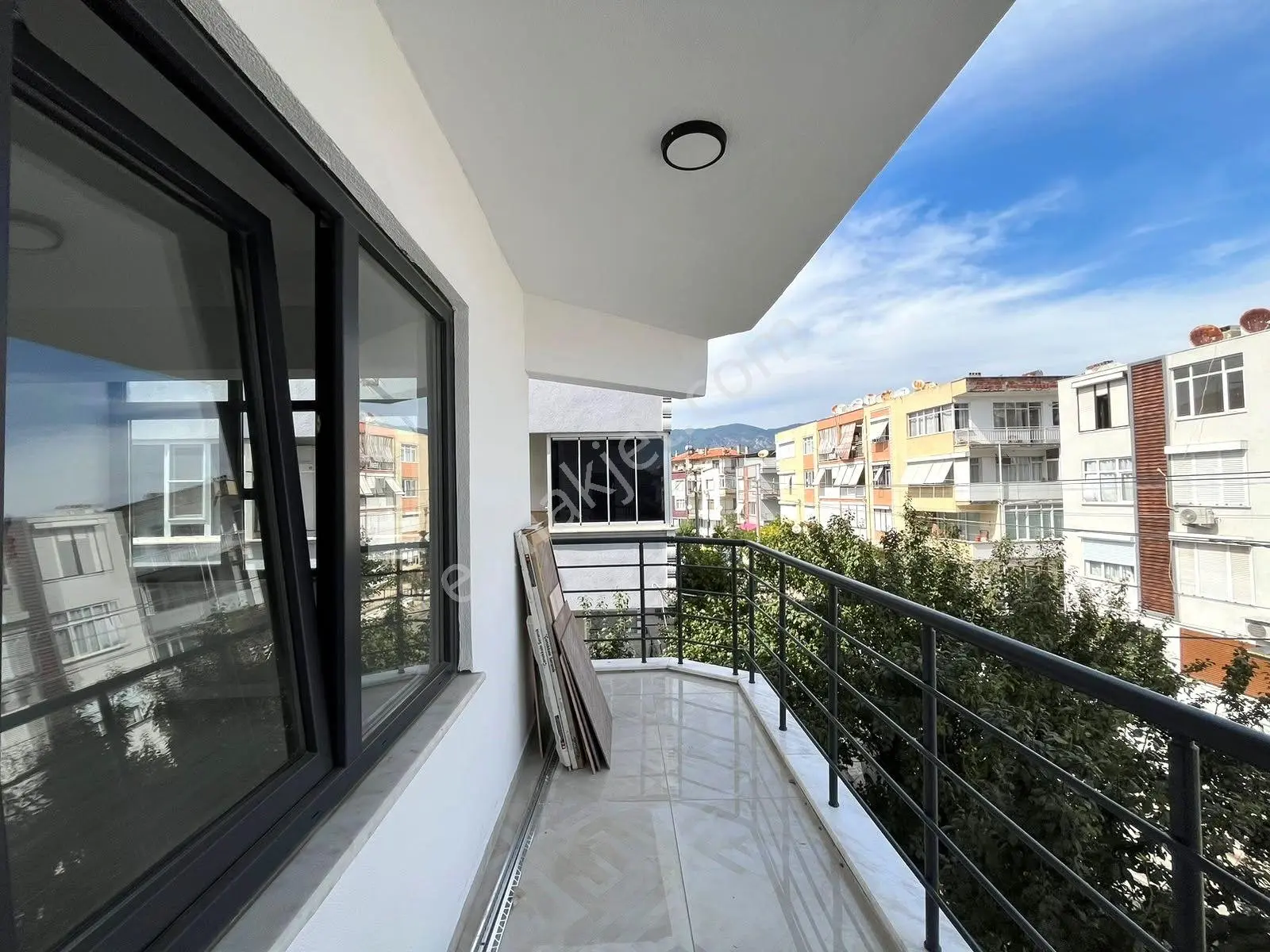 Yükselden Akçay Merkezde Denize 100 Mt Ön Cephe Ara Kat 2+1 — fotoğraf 20