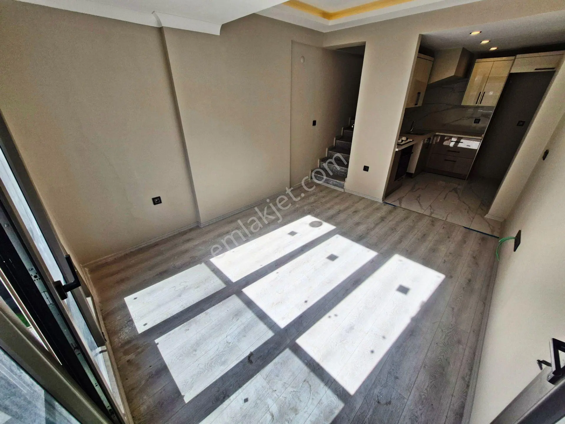 🛑🛑aktiften Akçay'ın En Göz Konforlu Otoparklı Giyinme Odalı Geniş Satılık 2+1 Dublexi — fotoğraf 5
