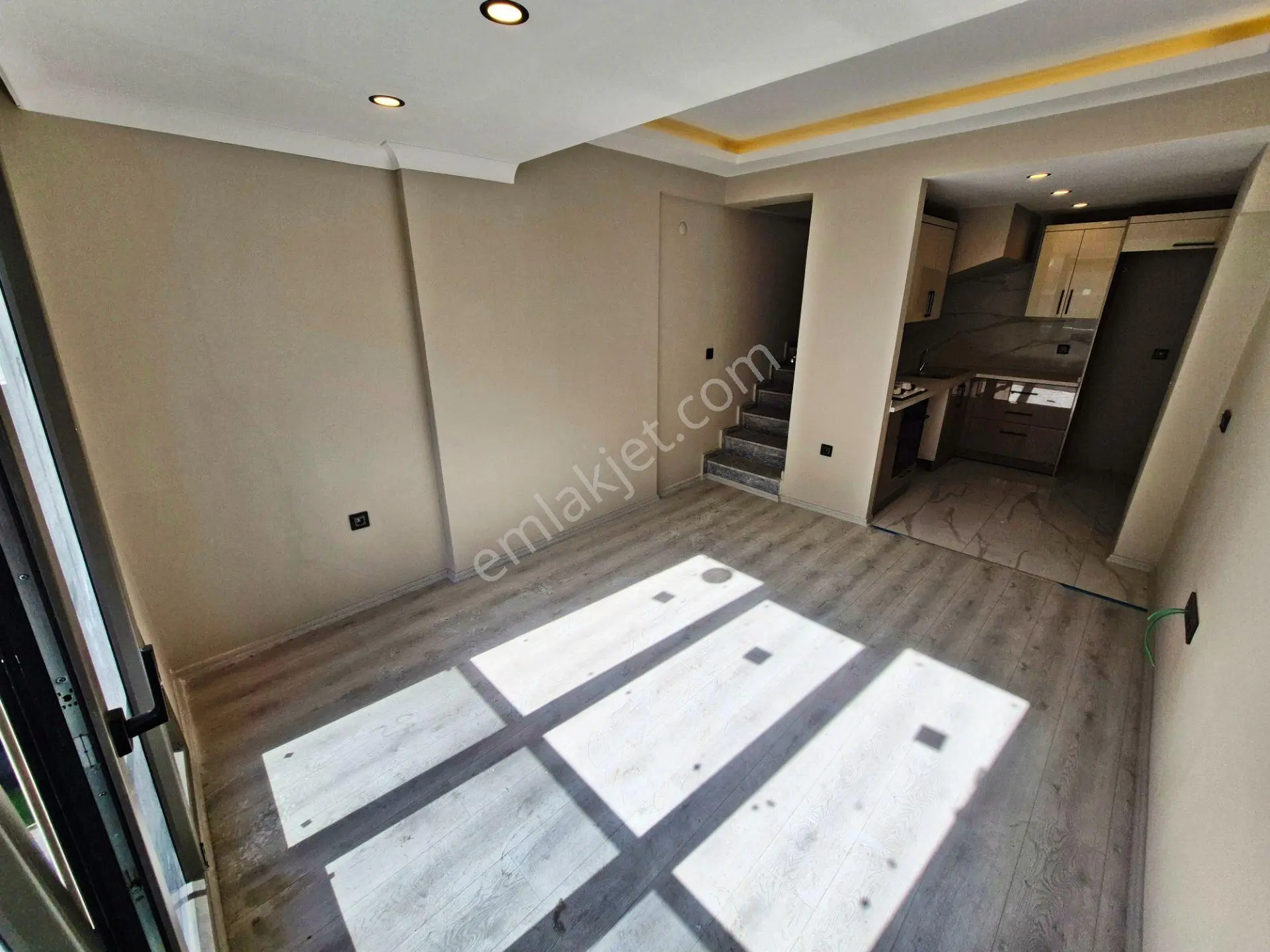 🛑🛑aktiften Akçay'ın En Göz Konforlu Otoparklı Giyinme Odalı Geniş Satılık 2+1 Dublexi — fotoğraf 12