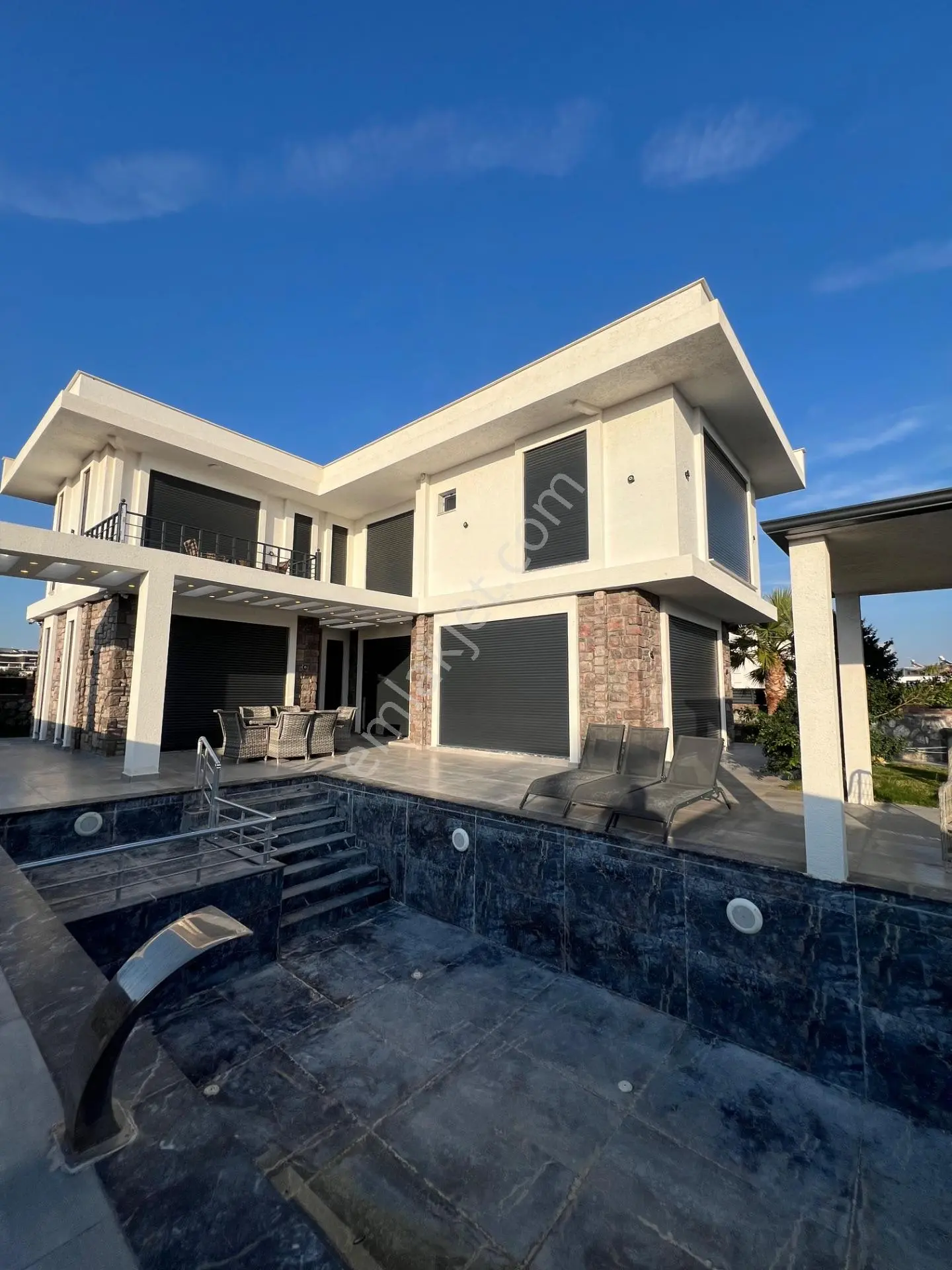 Aydın/Didim Muhteşem Konumda Havuzlu Eşyalı 4+1 Villa