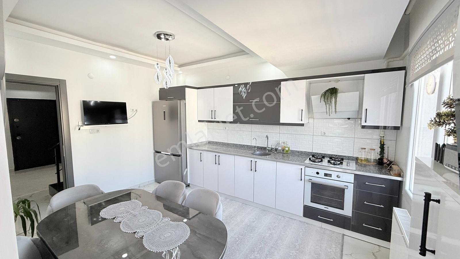 Anacaddeye Sıfır Satılık Ekstralı Satılık 3+1 Dubleks Daire — fotoğraf 14