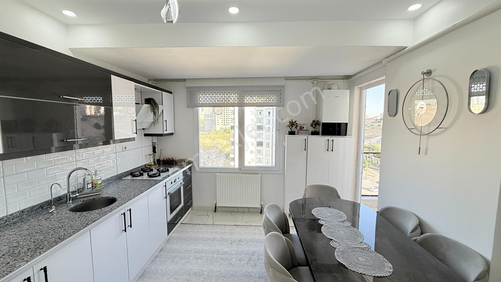 Anacaddeye Sıfır Satılık Ekstralı Satılık 3+1 Dubleks Daire — fotoğraf 15