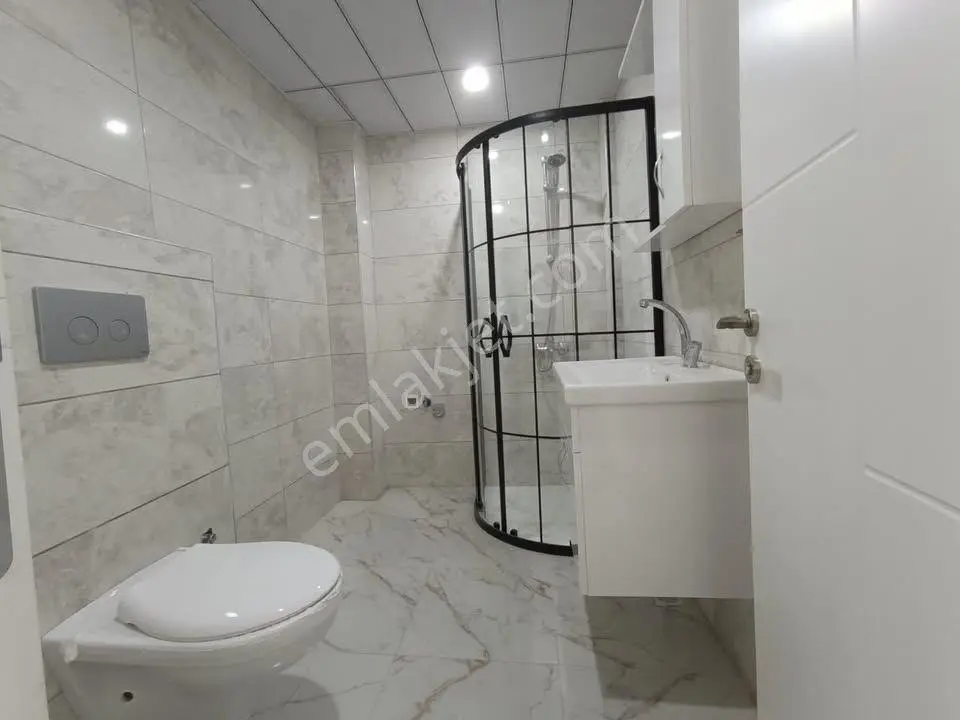 Beylikdüzü Osb Mahallesinde Medilife Has Arkasında Ayrı Mutfaklı Metrobüse Komşu 1+1 Dairemiz — fotoğraf 5