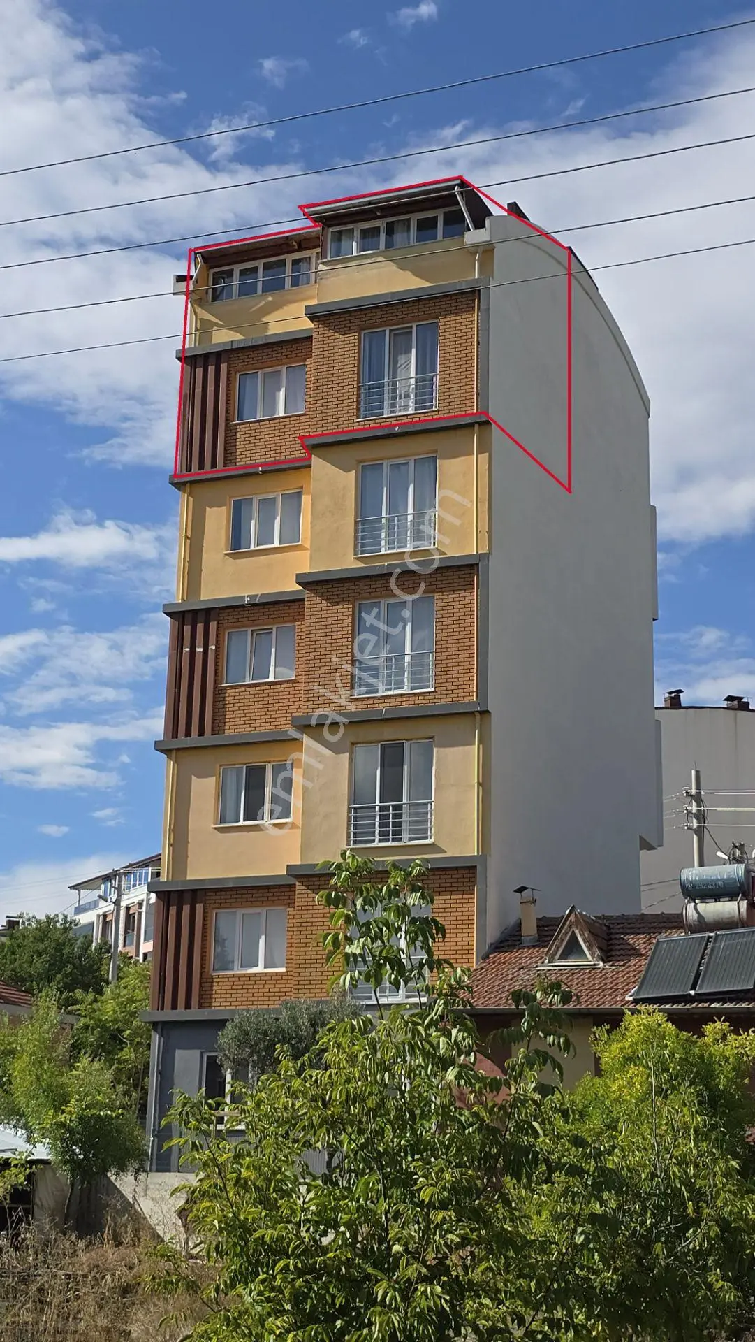 Burdur Emek Mahallesi Satılık 2+0 2 Adet Eşyalı Daire Çatı Dubleks