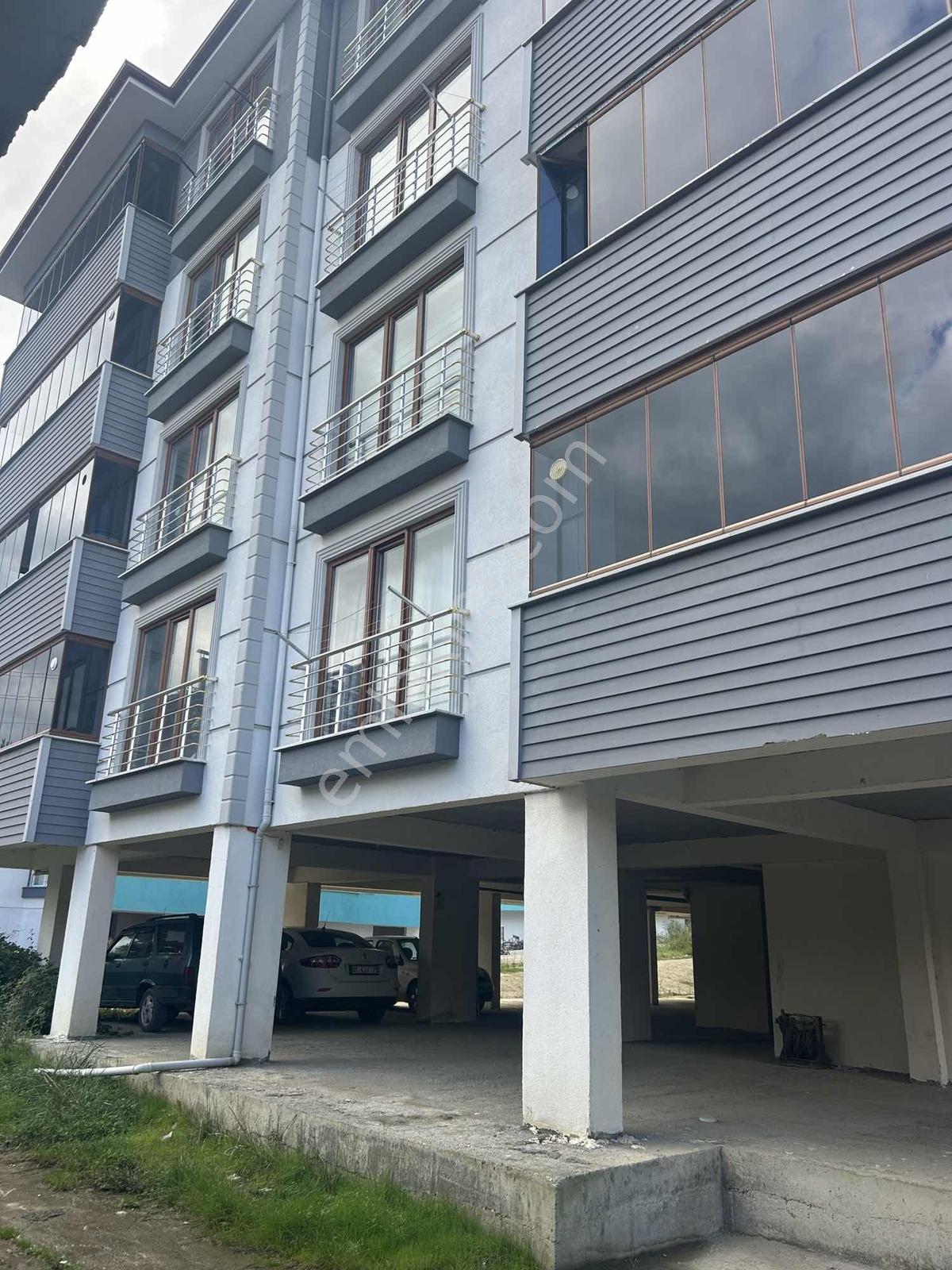 Cide'de Satılık Büyük Çivt Banyolu Daire — fotoğraf 3