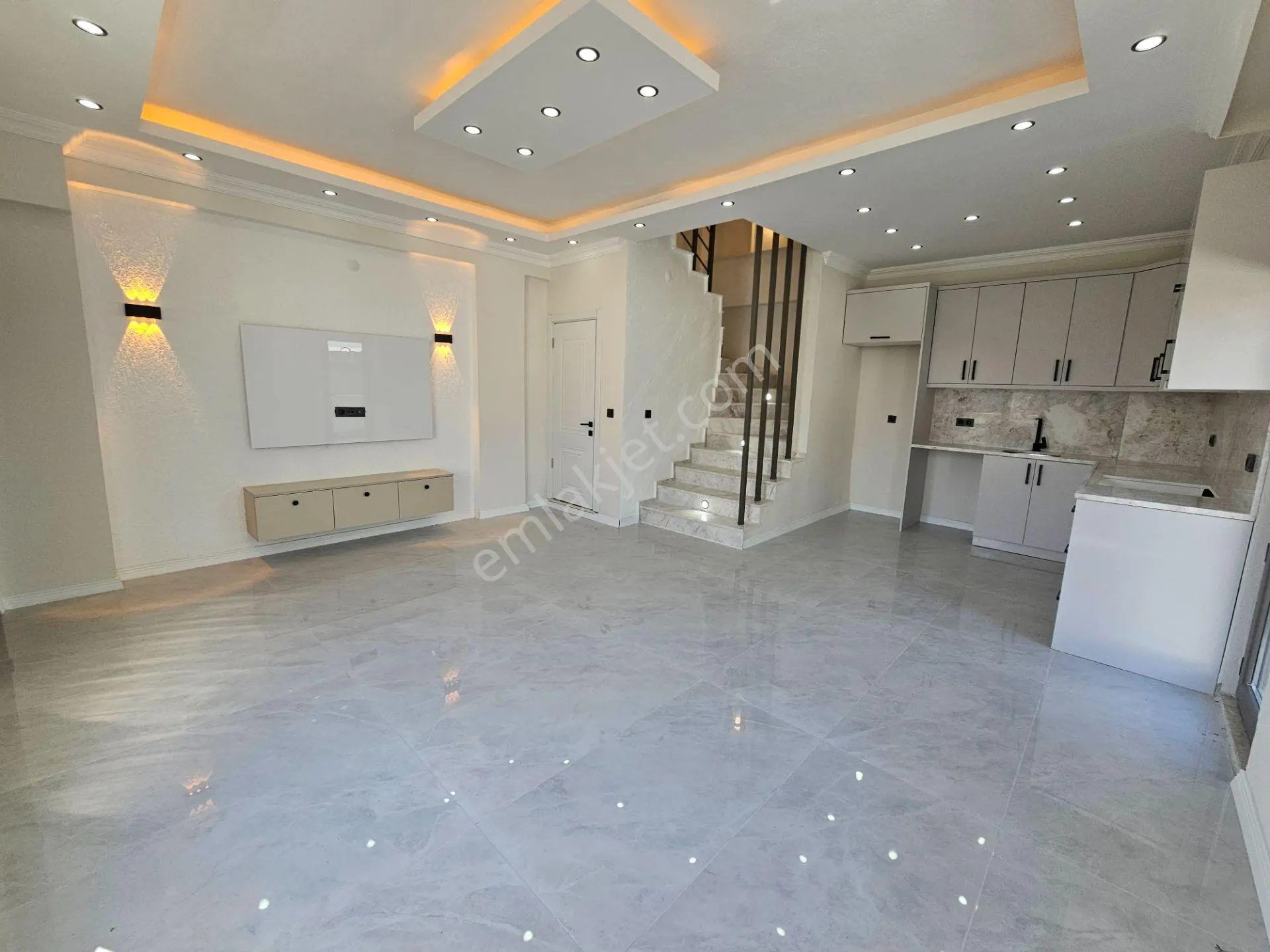 Deniz'e 50 Mt Mesafede 3+1 , Geniş Bahçeli Satılık Villa — fotoğraf 16