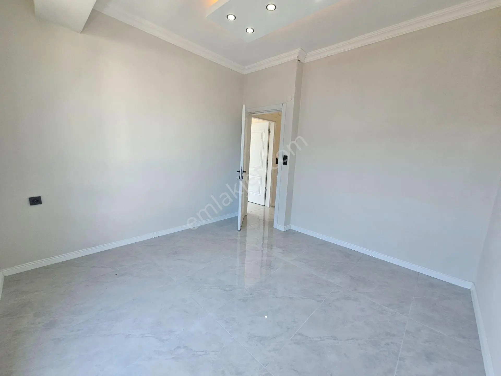 Deniz'e 50 Mt Mesafede 3+1 , Geniş Bahçeli Satılık Villa — fotoğraf 24