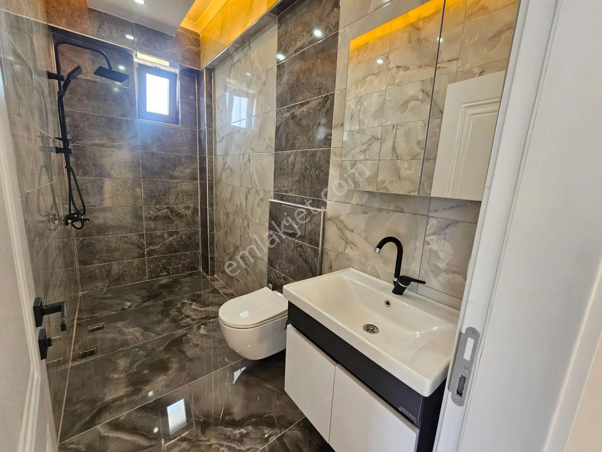 Deniz'e 50 Mt Mesafede 3+1 , Geniş Bahçeli Satılık Villa — fotoğraf 28