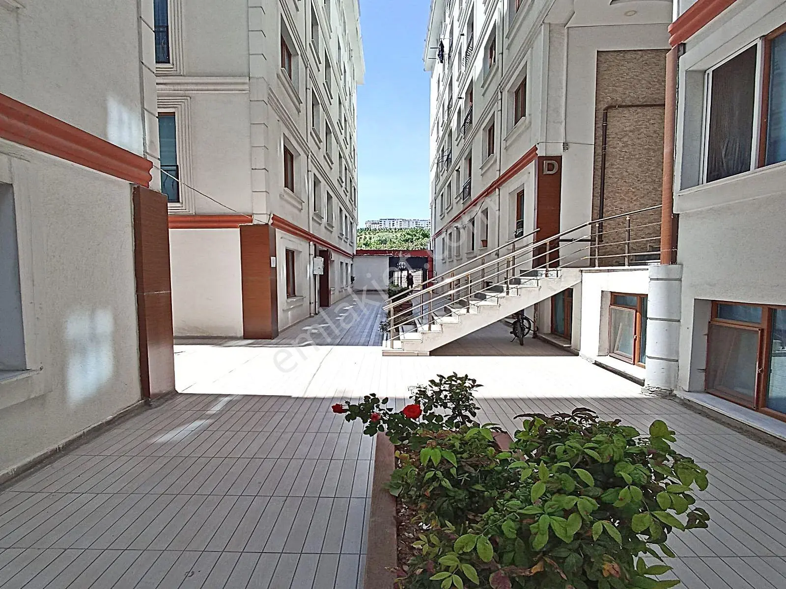 Yıldırım Yapı'dan Butik Aile Sitesinde Katılım Vb. Kuruluşlara Uygun Satılık Arakat Daire!!! — fotoğraf 8