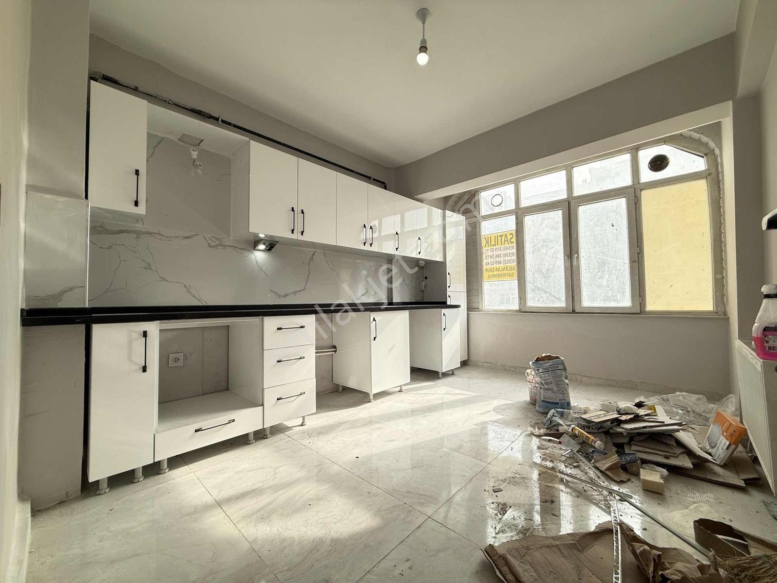 Emek Mah. Ertaş Caddesi Yakını 3+1 130m2 Arakat Daire — fotoğraf 3