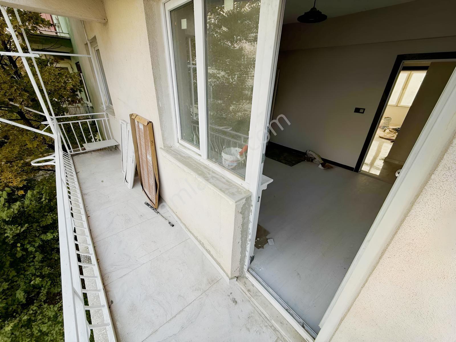 Emek Mah. Ertaş Caddesi Yakını 3+1 130m2 Arakat Daire — fotoğraf 8