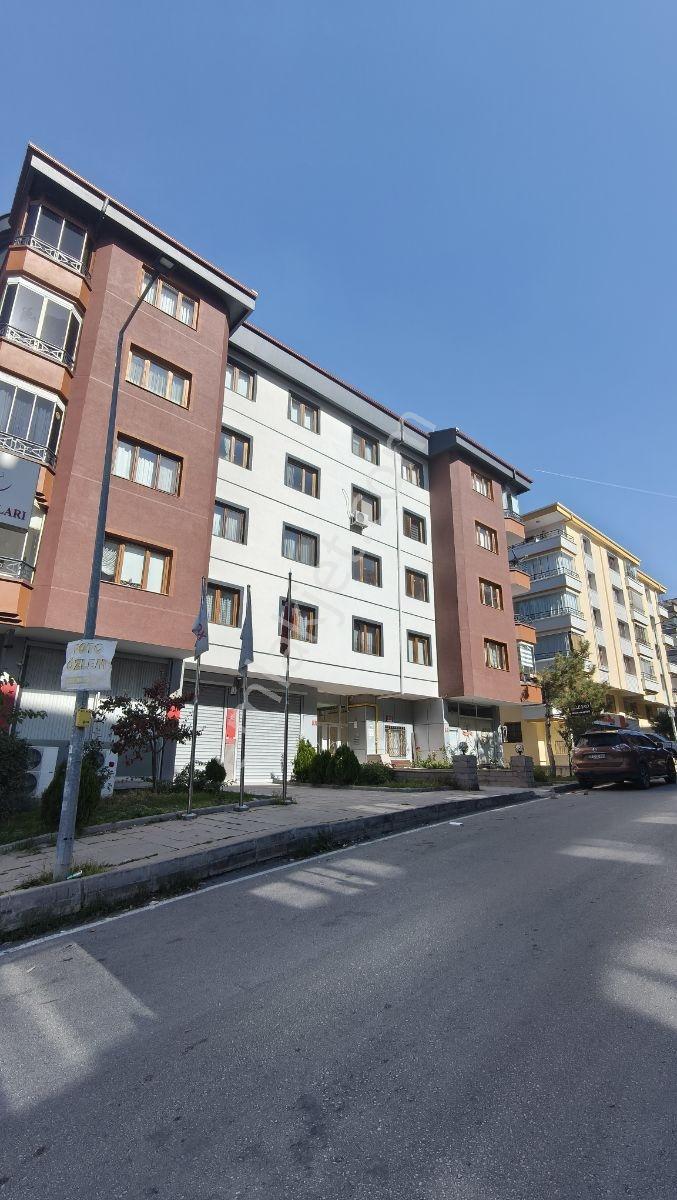 Balgat Ceyhun Atıf Kansu Caddesinde Satılık 3+1 Boş Daire