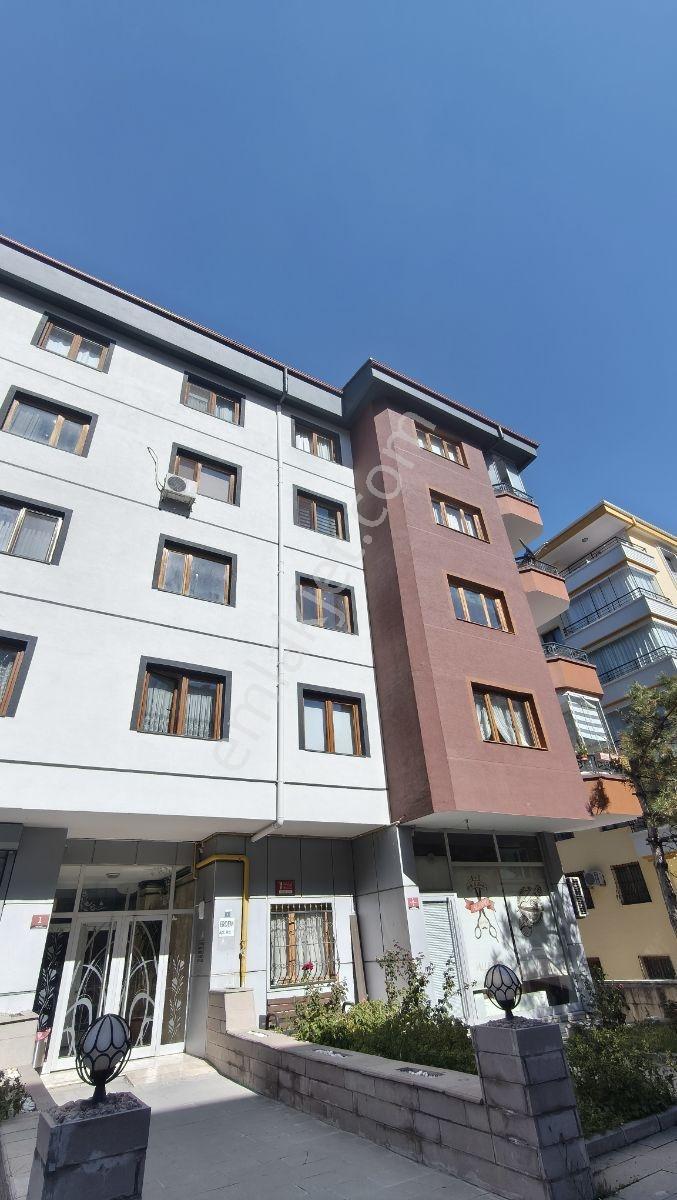 Balgat Ceyhun Atıf Kansu Caddesinde Satılık 3+1 Boş Daire — fotoğraf 2