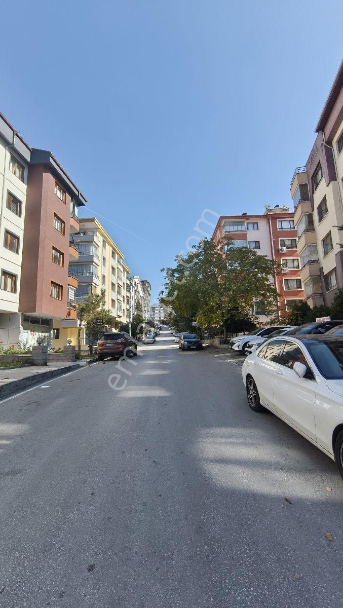 Balgat Ceyhun Atıf Kansu Caddesinde Satılık 3+1 Boş Daire — fotoğraf 5