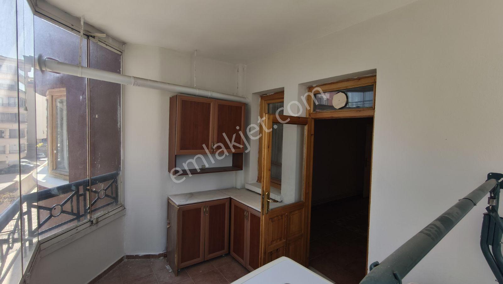 Balgat Ceyhun Atıf Kansu Caddesinde Satılık 3+1 Boş Daire — fotoğraf 14