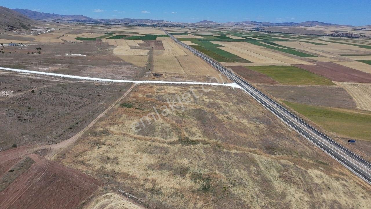 Demirbilek'ten 200 Metre Asfalt Cepheli Tarla — fotoğraf 6