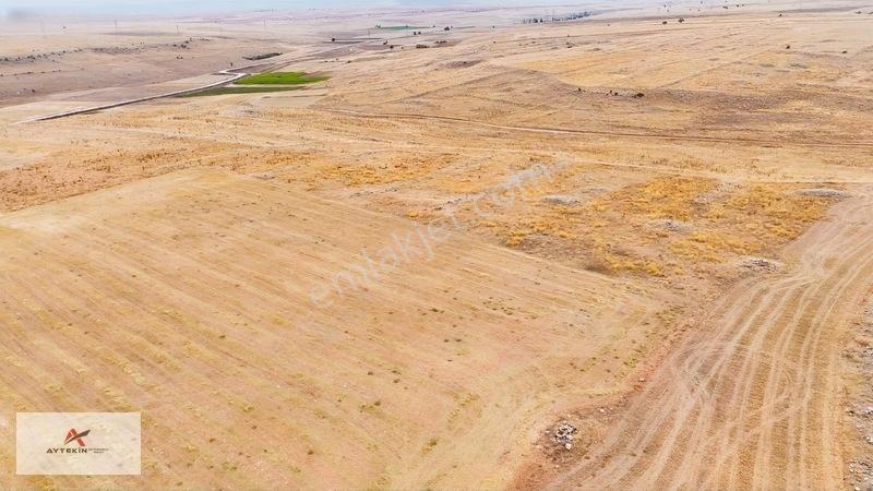 Akören Orhaniye'De 1.955 M² Müstakil Tarla! İlçe Merkezine 9 Km!