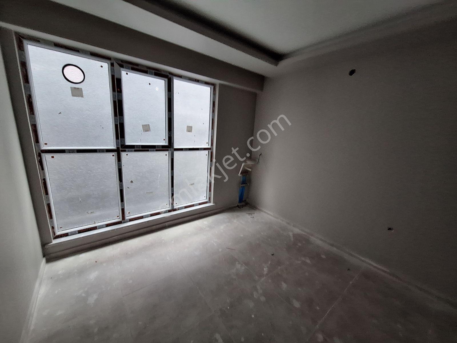 Buluruzdan Cumhuriyet Mah Satılık Geniş 1+1 Daire — fotoğraf 2