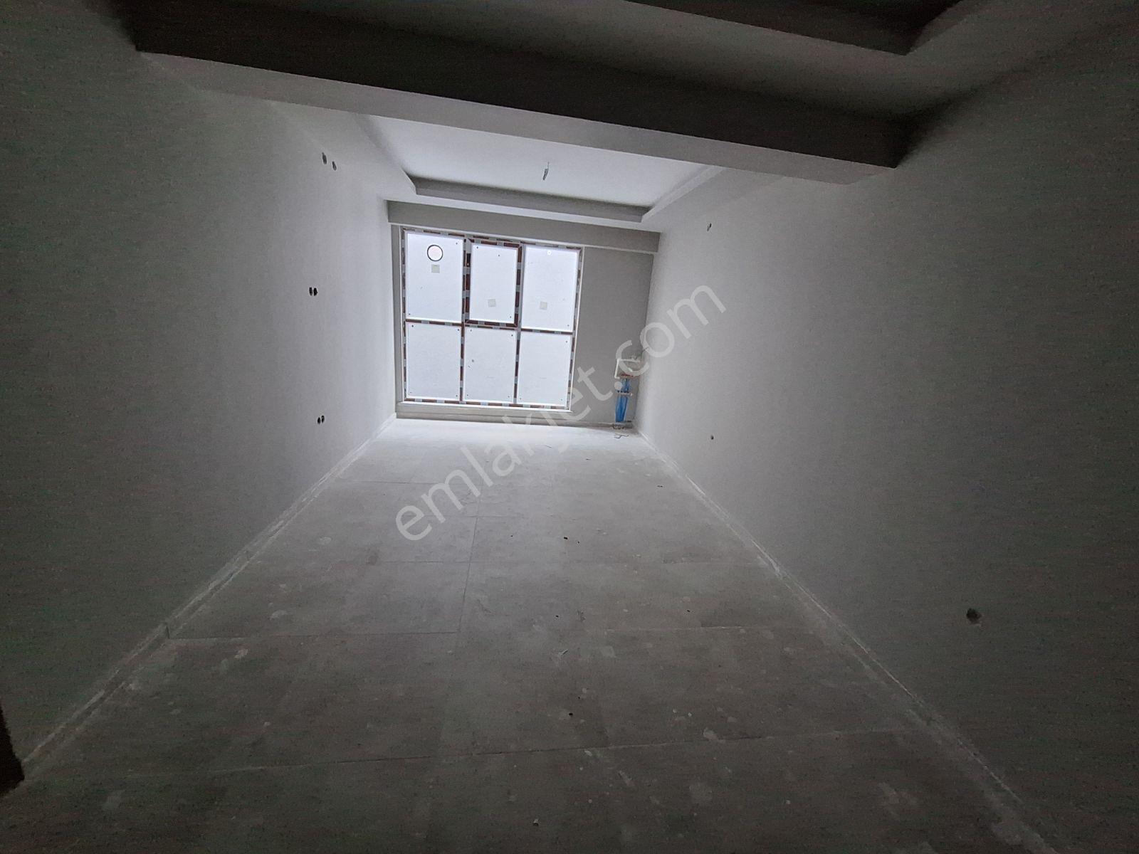 Buluruzdan Cumhuriyet Mah Satılık Geniş 1+1 Daire — fotoğraf 3
