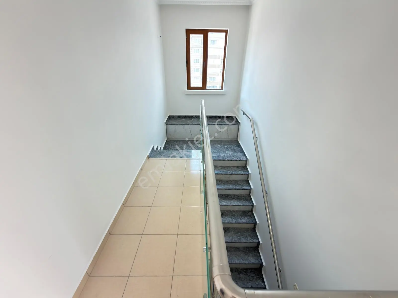 Batıkent Çakırlar Göbek,botonik Metro Yakını 5+2 Katta Dubleks — fotoğraf 16