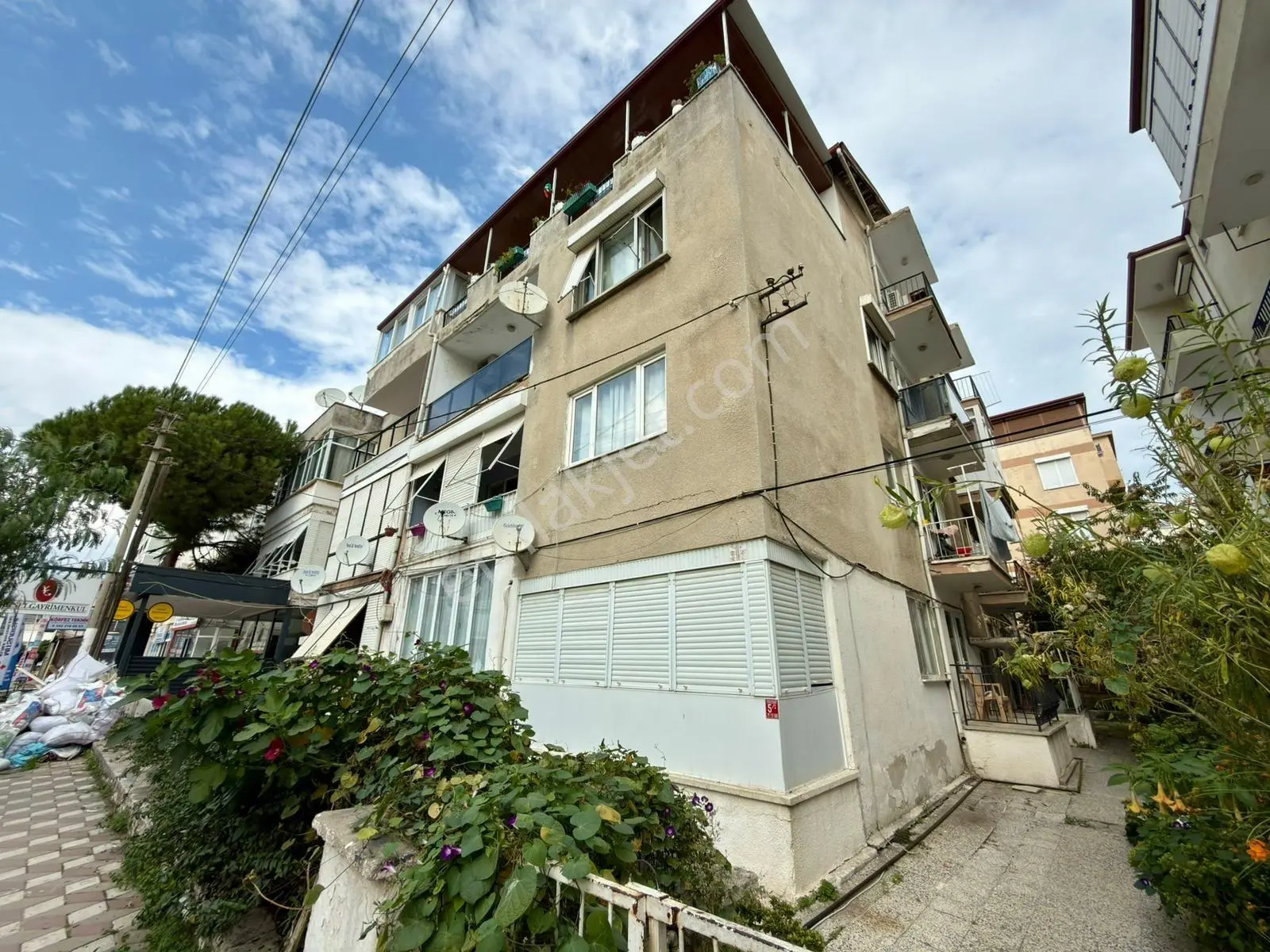 Yükselden Akçay Merkezde Denize 50Mt Ayrı Mutfak Fırsat 1+1Daire