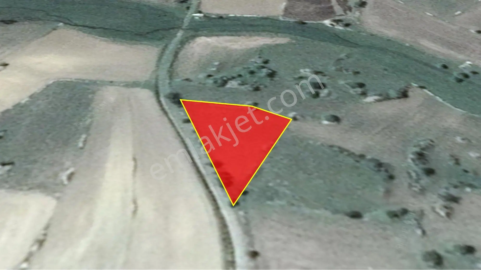Satılık 1.215 M2 Tarla Kadastro Yola Parsel Çavdarhisar / Kütahya